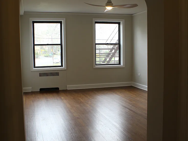 122B Larchmont Acre W #2B — Photo 11