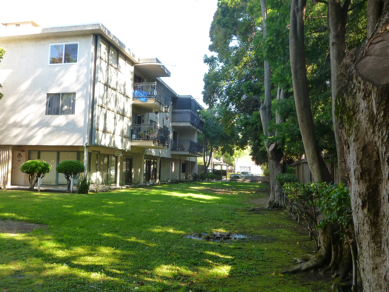 O'Neil Gardens — Photo 2