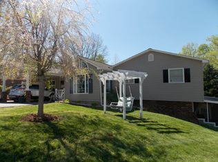 3000 Mac Dr, Hudson, NC 28638