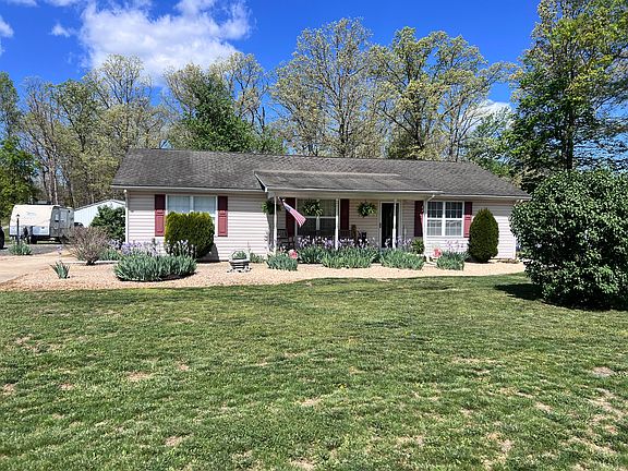 2nd image of 925 Mount Torrey Rd