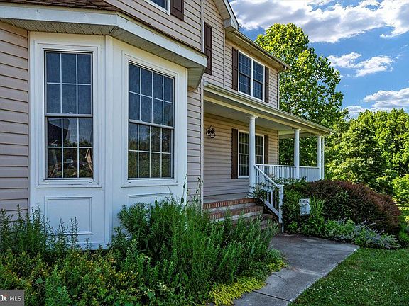 5th image of 205 Heritage Way