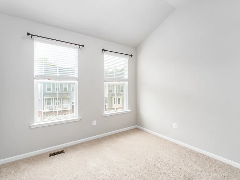 33 Shepherds Hook Way — Photo 26