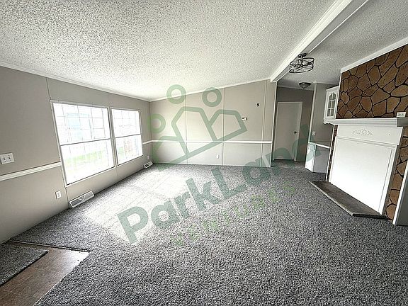 3rd image of 288 Courtney Ct