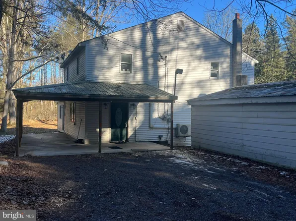 25 Scenic Dr, Milroy, PA 17063