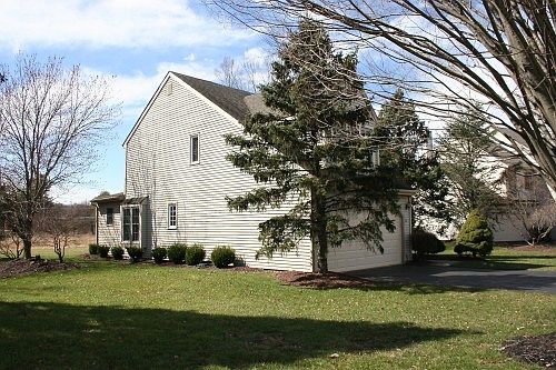 5th image of 27 Opal Ct