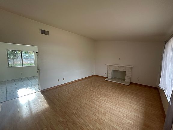 4th image of 25861 Amapolas St