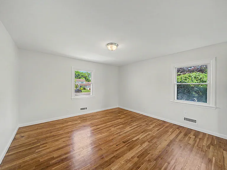 35-10 Lindsay Rd — Photo 17