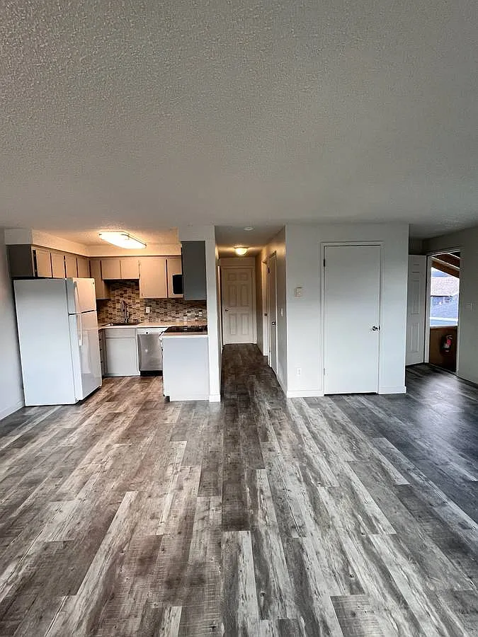 2 bed, 800 sqft, $1,900 — Photo 3