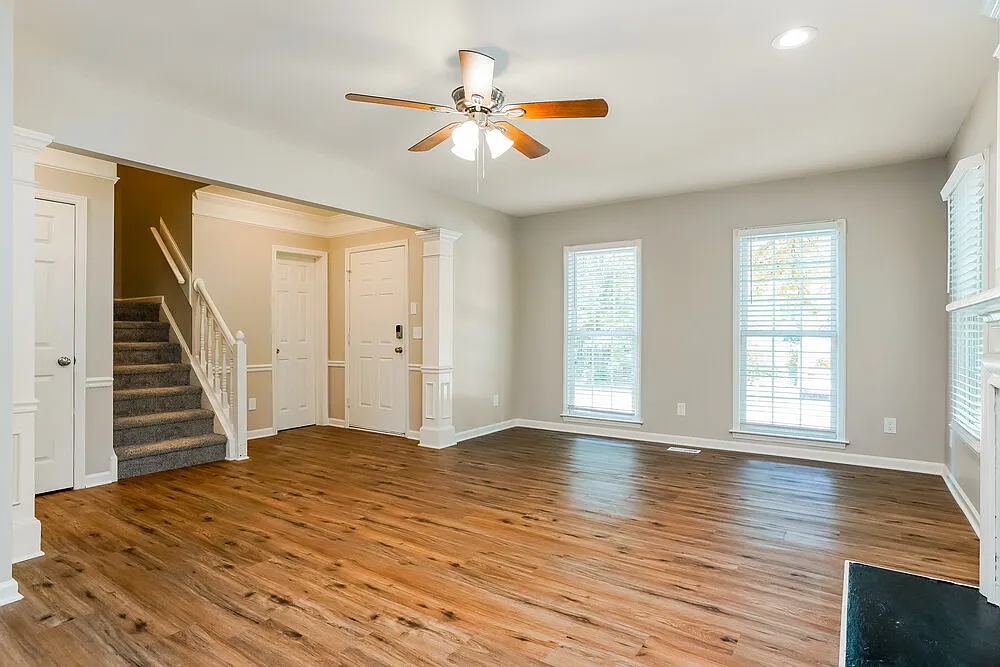 4 bed, 2.5 bath, 2057 sqft, $2,425 — Photo 4