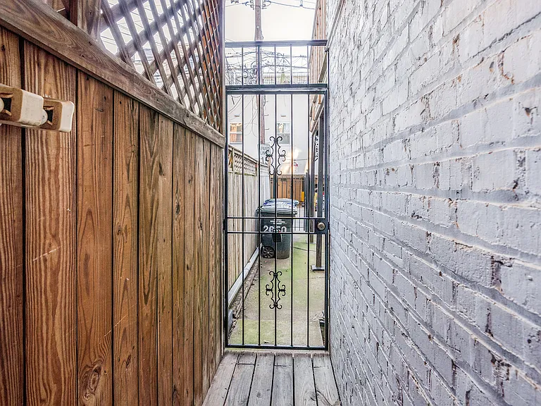 2650 Woodley Pl NW — Photo 16