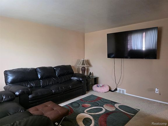 3rd image of 8841 Wormer Ave
