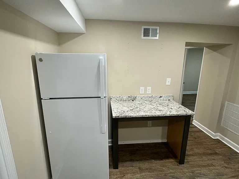 233 N Mulberry St #4 — Photo 12