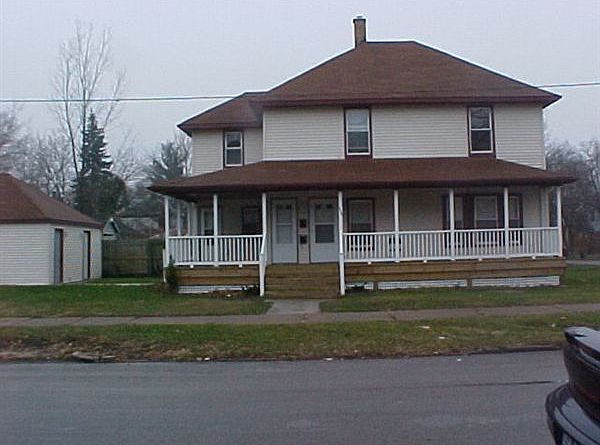 900 Hancock -3