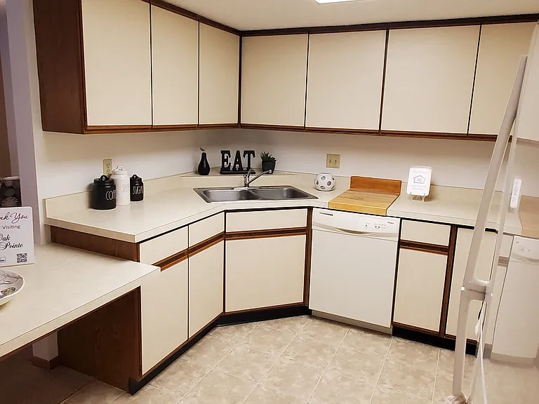 Oak Pointe Apartments — Photo 60