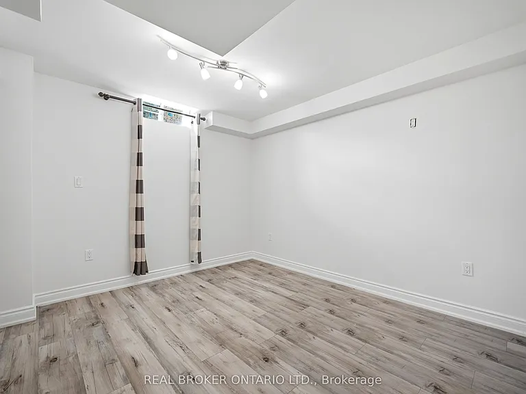 3277 Paul Henderson Dr — Photo 31