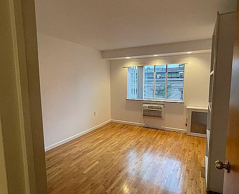 5th image of 34-15 32nd St #2