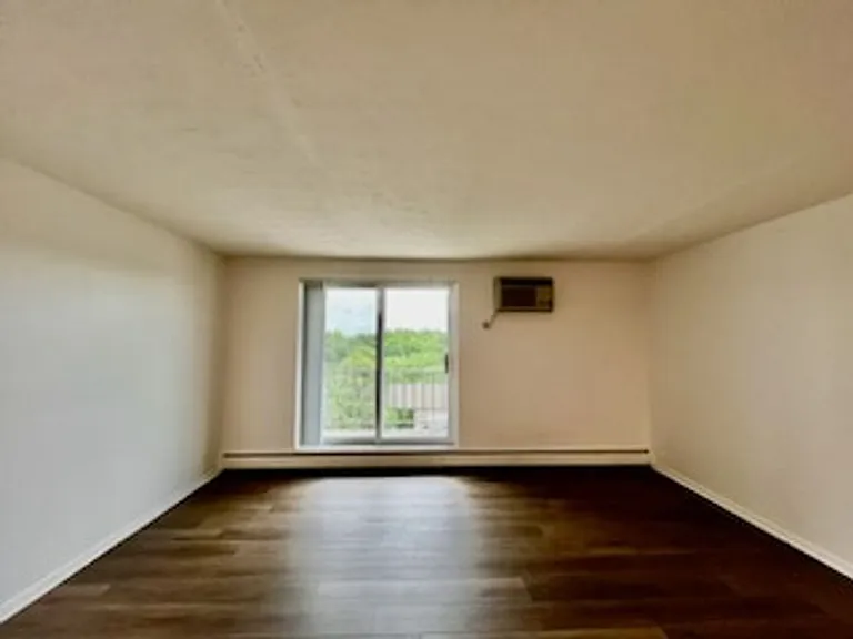 20201 Lorain Rd — Photo 32