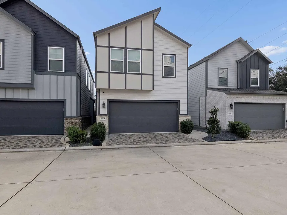 8519 Rising Stream Dr