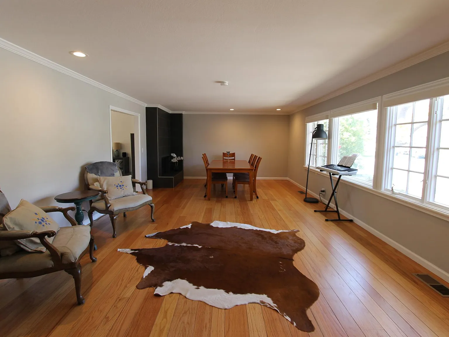 3 bed, 2085 sqft, $9,800 — Photo 4