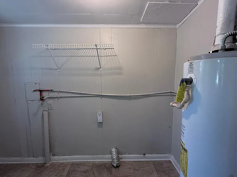 909 E Harrison Ave — Photo 10