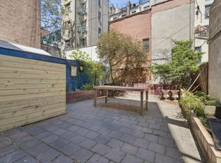 203 Henry St #1, New York, NY 10002