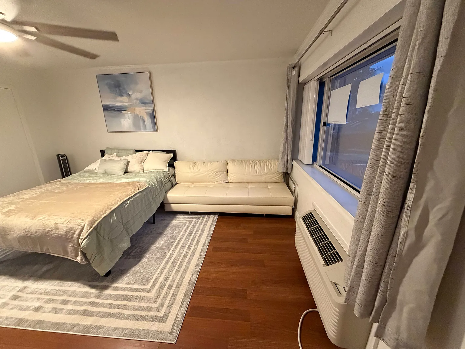 1 bed, 420 sqft, $1,299 — Photo 3