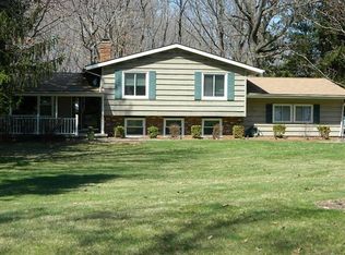 905 Skyland Dr, Macedonia, OH 44056