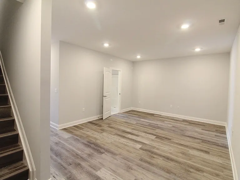 1073 Bluemoon Dr — Photo 26