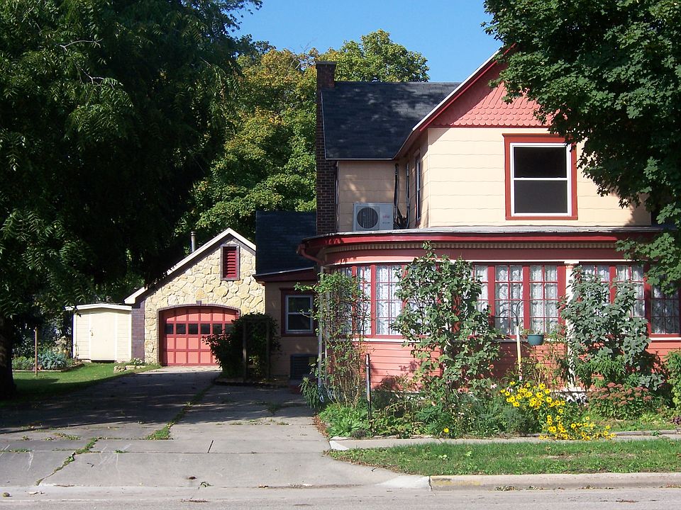 1st image of 1514 Mills St