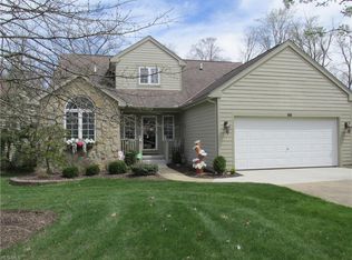 66 Glenview Dr, Aurora, OH 44202