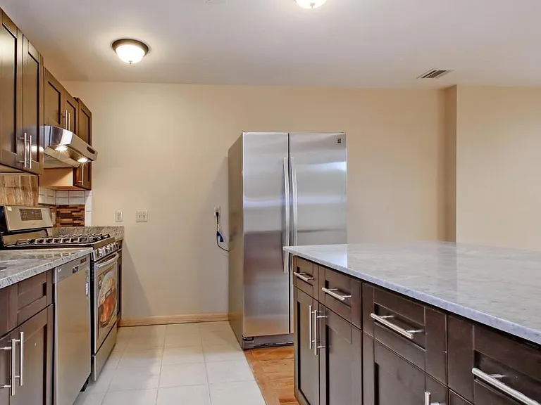 114 Erie St #2 — Photo 2