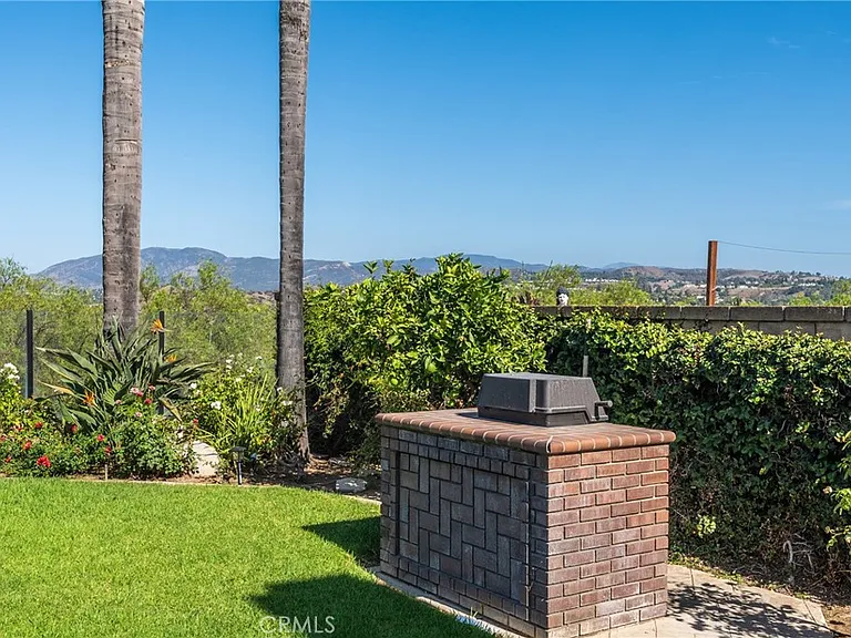 6430 Regents Ct — Photo 34