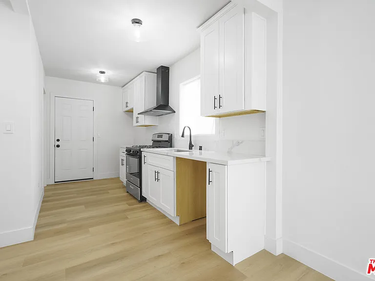 4555 Acacia Ave — Photo 11