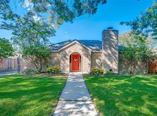 15415 Pleasant Valley Rd, Houston, TX 77062
