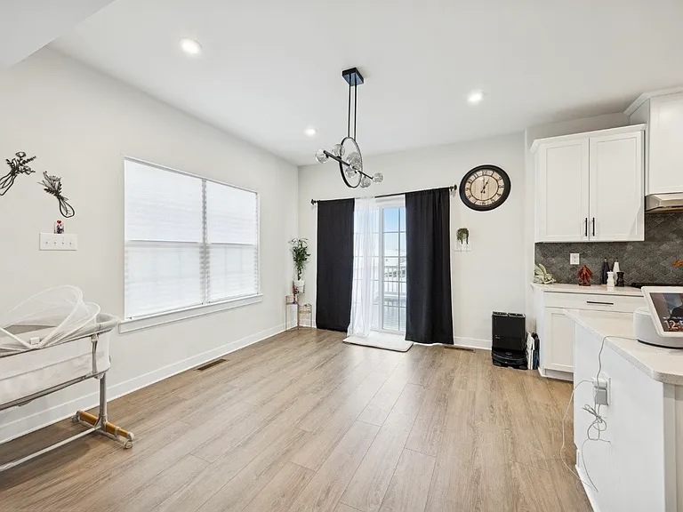 243 Chastain Dr — Photo 20