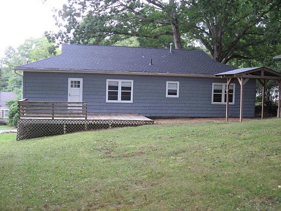 2nd image of 112 Forsythe St