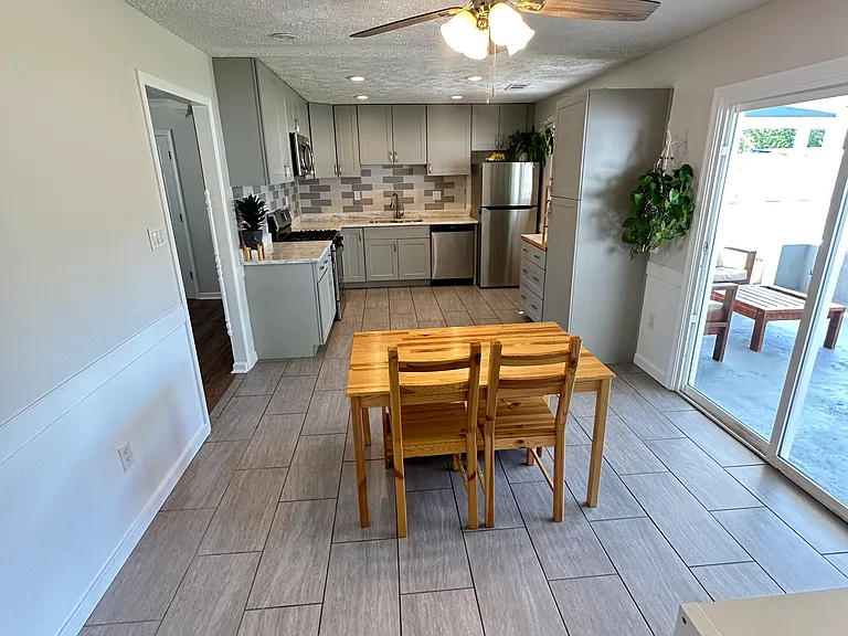 10411 Farrar Ave — Photo 5