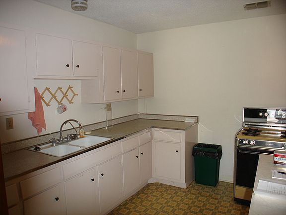 5th image of 113 W Martha Louise Ave