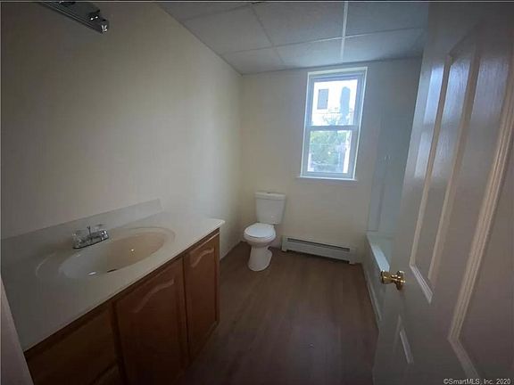 5th image of 65 Charlotte St #2E