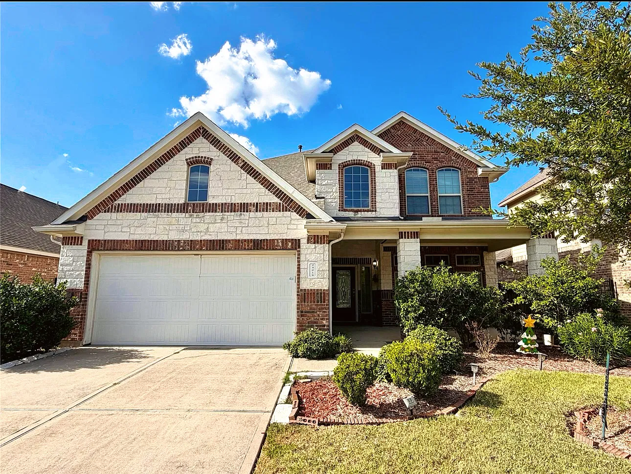 4 bed, 3.5 bath, 2690 sqft, $3,000 — Photo 2