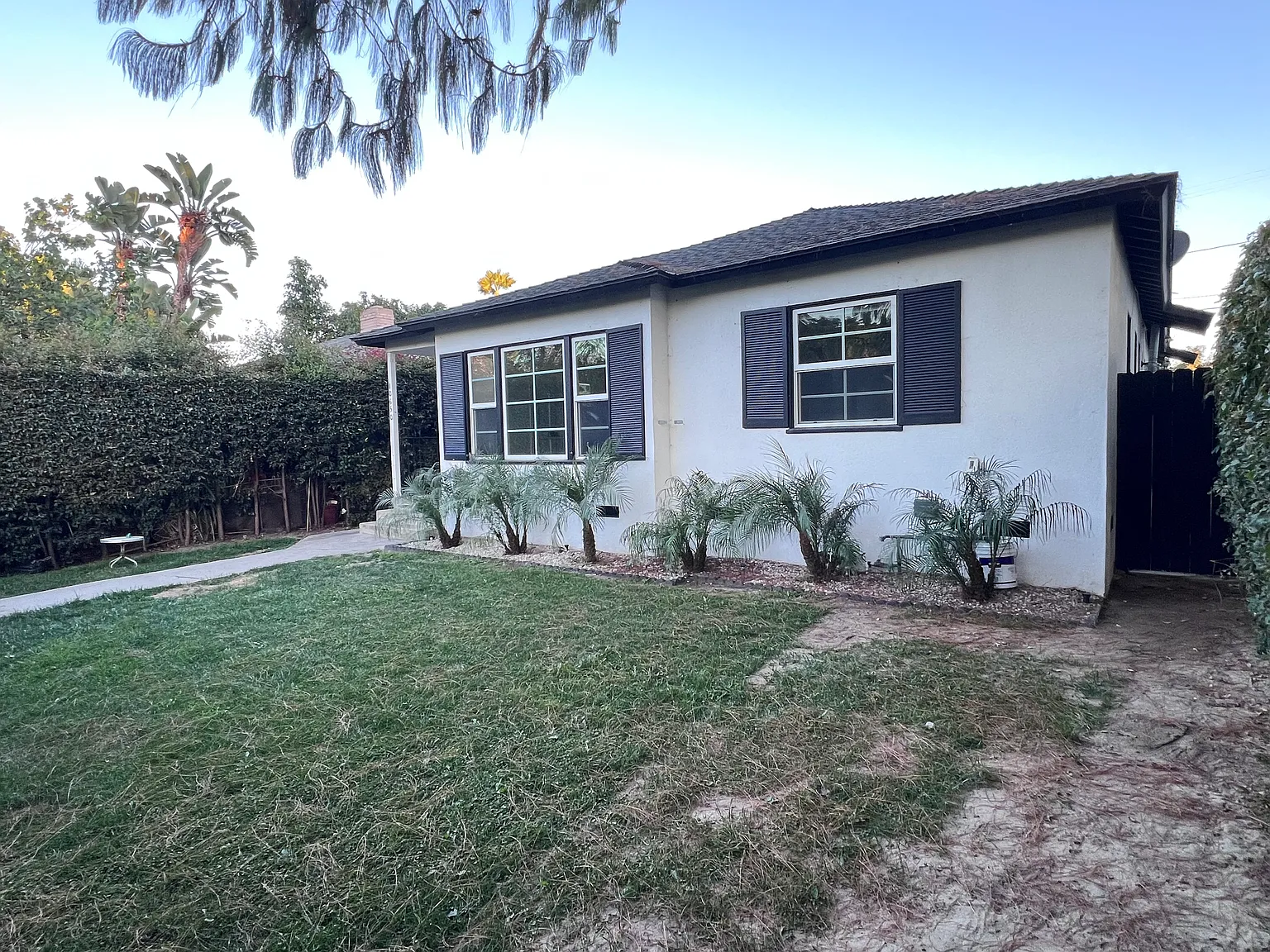 2 bed, 1000 sqft, $4,200 — Photo 2