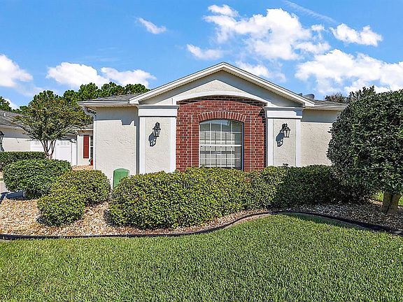 2nd image of 2921 Meadow Lawn Ln