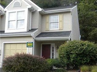 211 Commons Dr, Oakmont, PA 15139