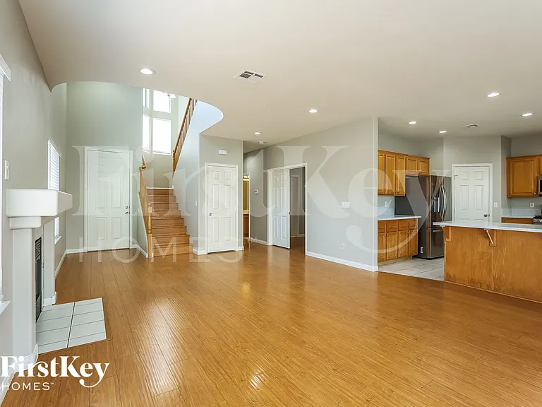 3600 N Tomsik St — Photo 5