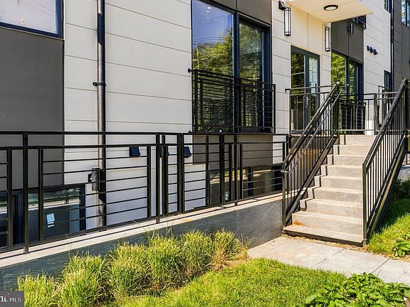 3rd image of 2117 M St NE #31