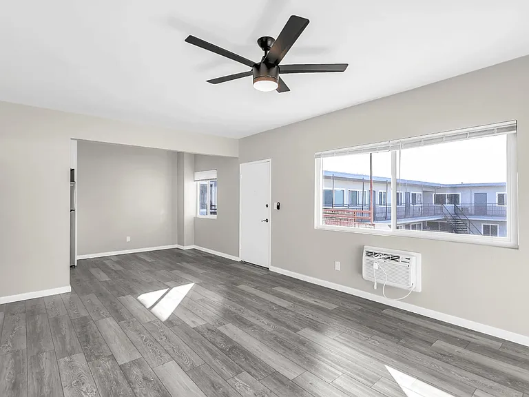 Courtyard Apartments at La Pat Place — Photo 8