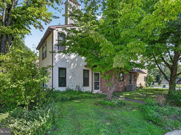 72 Heather Ct, Newtown, PA 18940