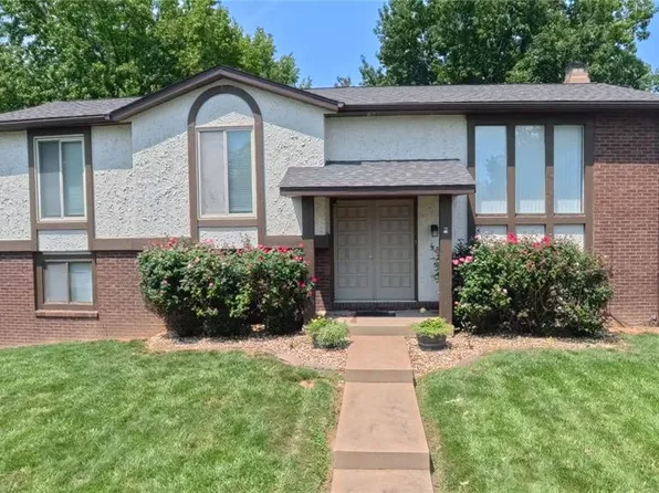 2111 Tampico Dr, Belleville, IL 62221