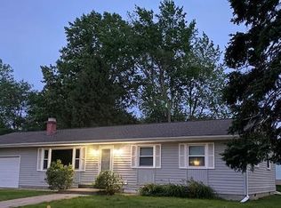 2102 Dunwoody Dr, Valparaiso, IN 46383