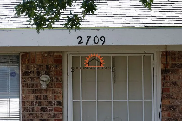 Building Photo - 2709 Lore St